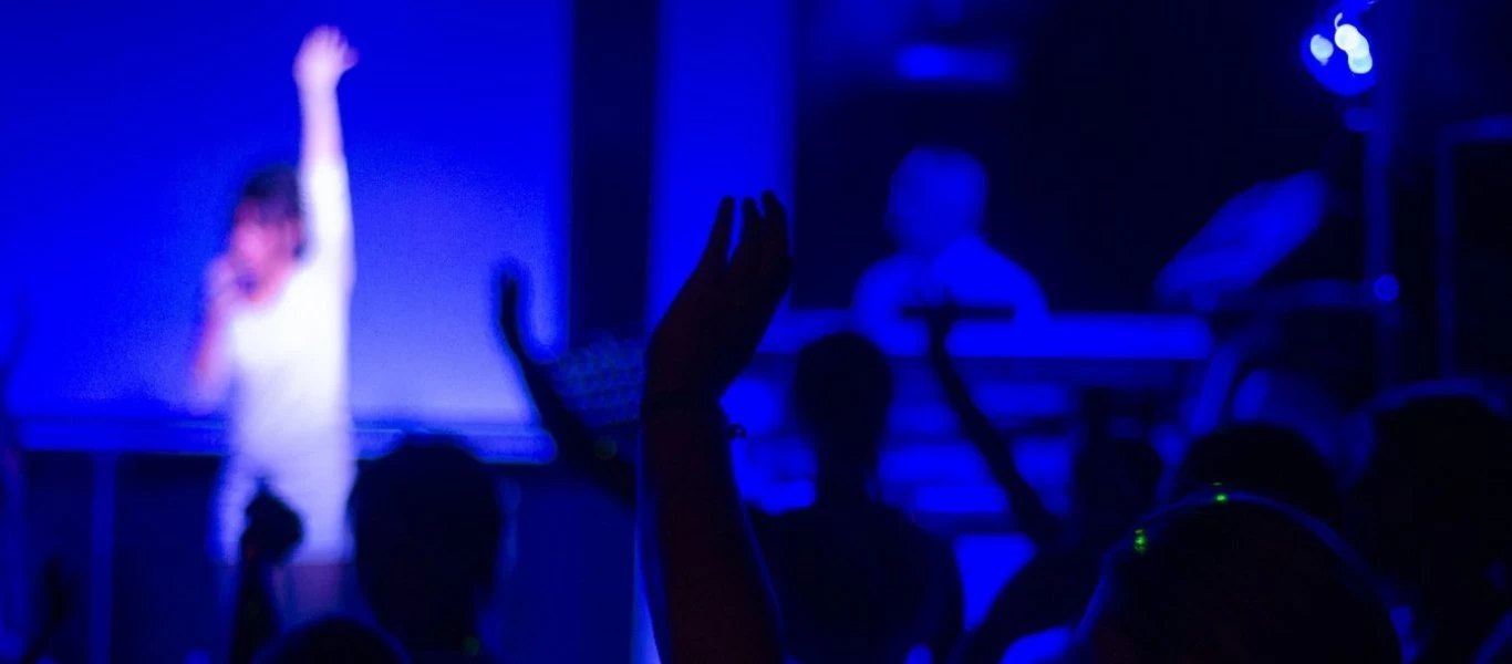 Συνεχίζουν να μπαίνουν «λουκέτα» σε όσα νυχτερινά κέντρα έχουν κόσμο